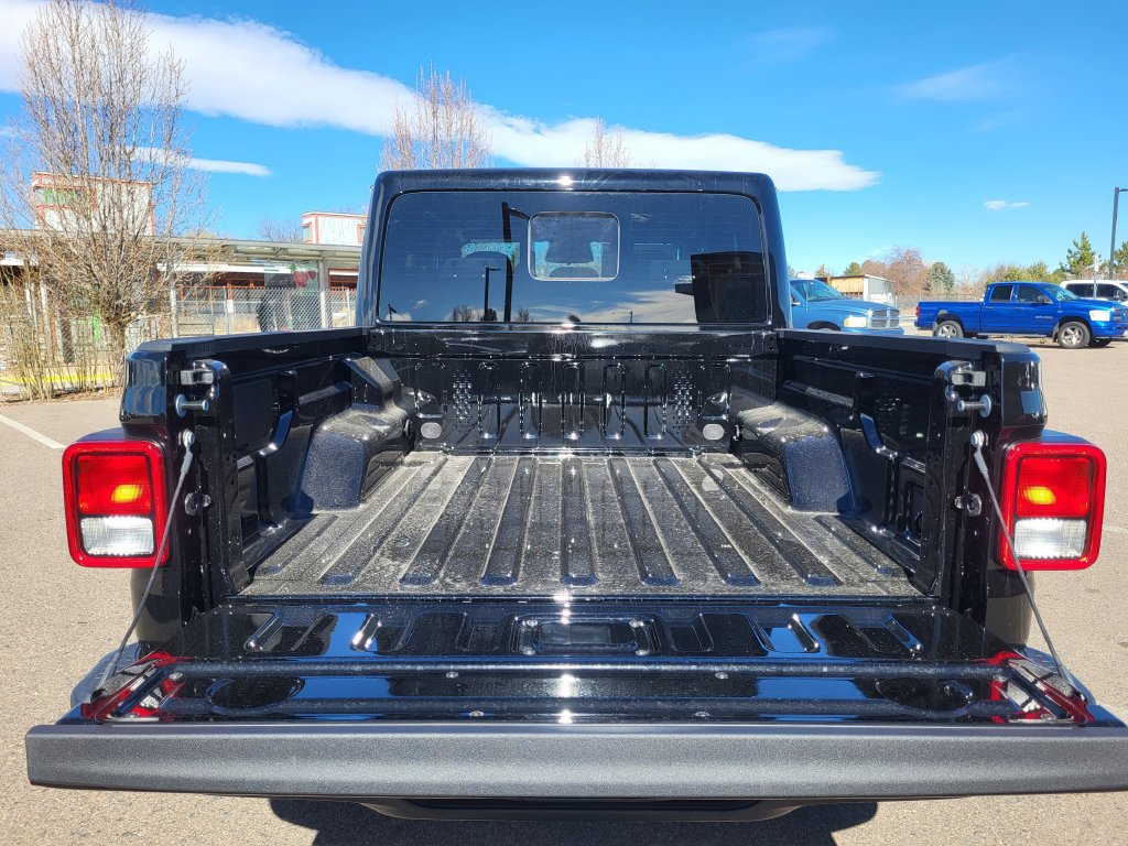 New 2026 Jeep Gladiator Sport AWD/4WD image 32