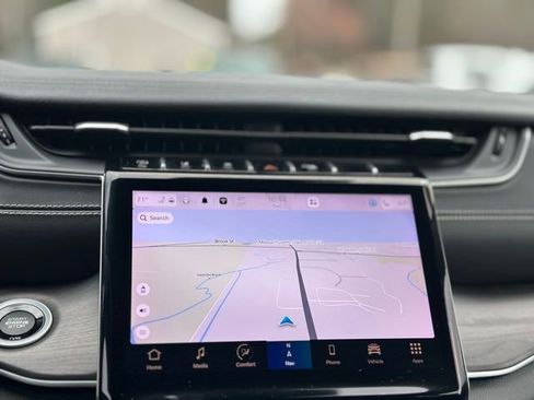 Used 2023 Jeep Grand Cherokee L Limited image 14