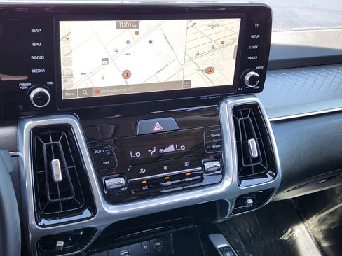 Certified 2023 Kia Sorento SX AWD/4WD image 26