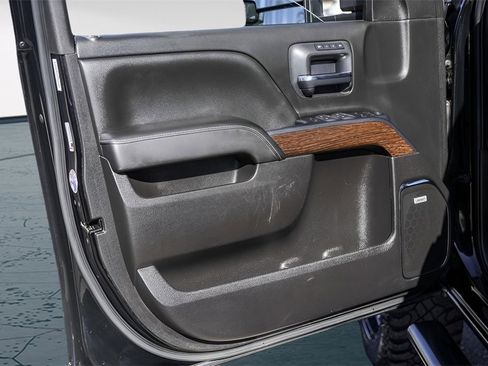 Used 2019 GMC Sierra 2500 Denali w/ Suspension Package, Off-Road image 26