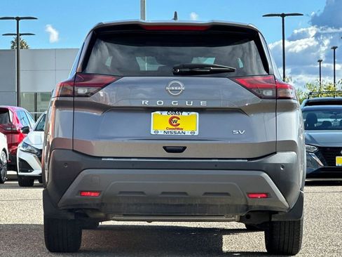 Used 2023 Nissan Rogue SV image 5