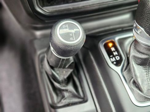 Used 2022 Jeep Gladiator Sport image 23