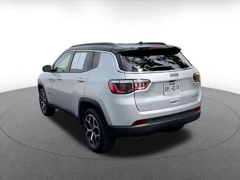 Used 2025 Jeep Compass Limited AWD/4WD image 11