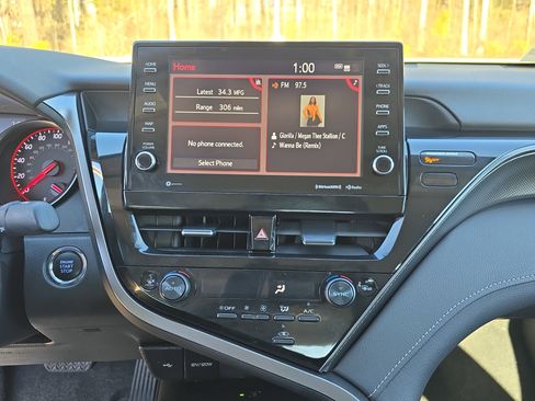 Used 2024 Toyota Camry XSE image 19