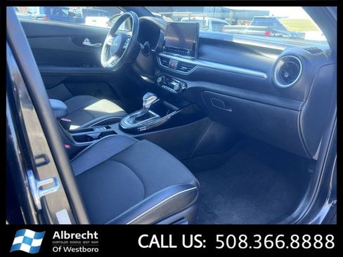 Used 2023 Kia Forte GT-Line w/ GT-Line Premium Package FWD image 19
