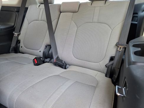 Used 2023 Honda Pilot LX image 10