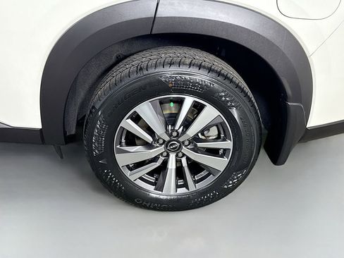 Certified 2023 Nissan Pathfinder SL w/ Black Appearance Package AWD/4WD image 37