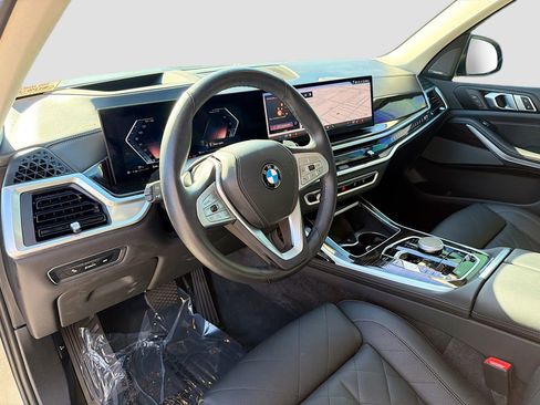 Certified 2025 BMW X7 xDrive40i w/ Premium Package image 29