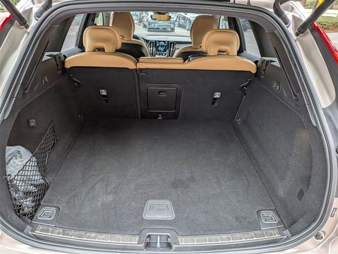 Certified 2023 Volvo XC60 B5 Ultimate image 13