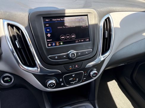 Used 2023 Chevrolet Equinox LT FWD image 18