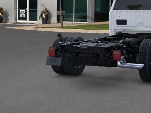 New 2025 Ford F450 XLT w/ XLT Value Package image 21