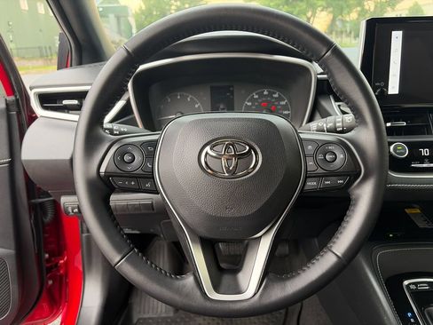 Used 2025 Toyota Corolla SE w/ SE Package FWD image 22