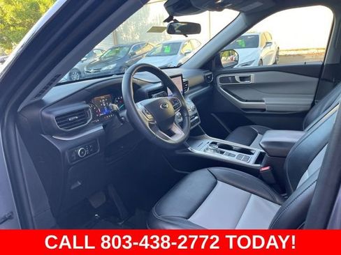 Used 2023 Ford Explorer XLT w/ Equipment Group 202A RWD image 6