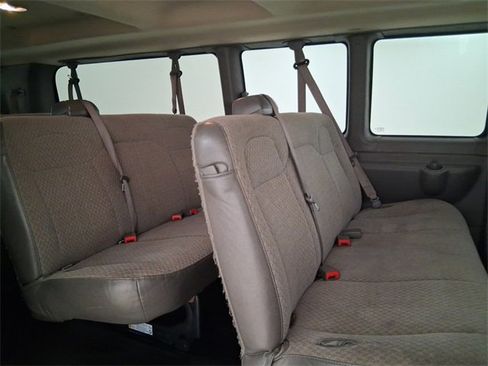 Used 2022 Chevrolet Express 3500 LT w/ LT Preferred Equipment Group image 16