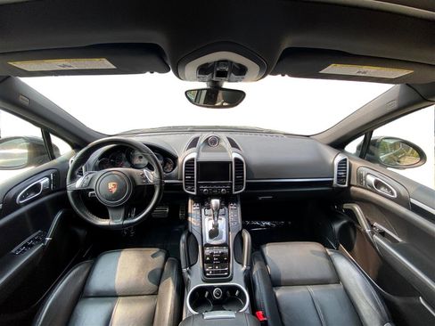 Used 2014 Porsche Cayenne S w/ Comfort Plus Package image 33
