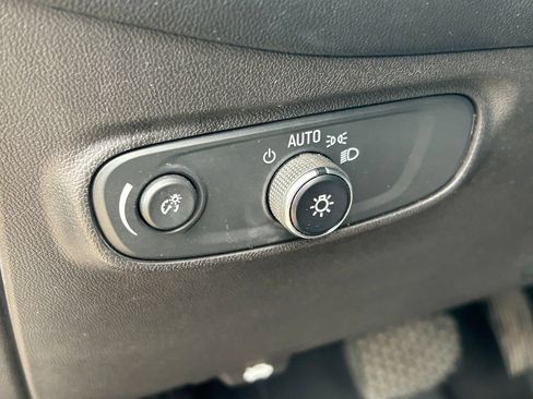 Used 2020 Chevrolet Equinox LT FWD image 25