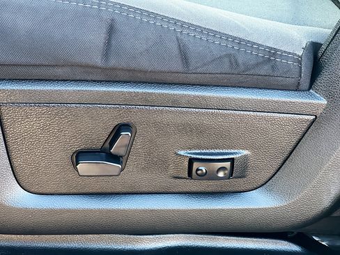 Used 2024 RAM 3500 Big Horn AWD/4WD image 15