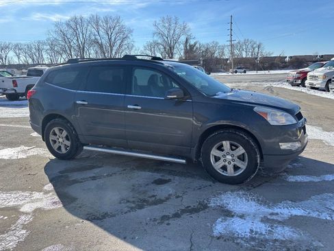 Used 2012 Chevrolet Traverse LT w/ LPO, 'HIT The Road' Package FWD image 7
