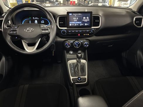 Used 2023 Hyundai Venue SEL w/ Cargo Package FWD image 10