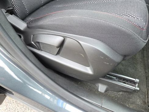 Used 2017 Chevrolet Equinox LT w/ Convenience Package FWD image 34
