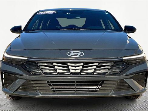 Certified 2025 Hyundai Elantra Sport image 3