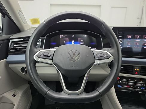 Used 2025 Volkswagen Jetta SE w/ Sunroof Package FWD image 25