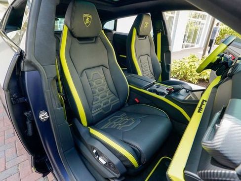 Used 2025 Lamborghini Urus SE image 88