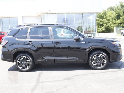 New 2025 Subaru Forester Premium image 2