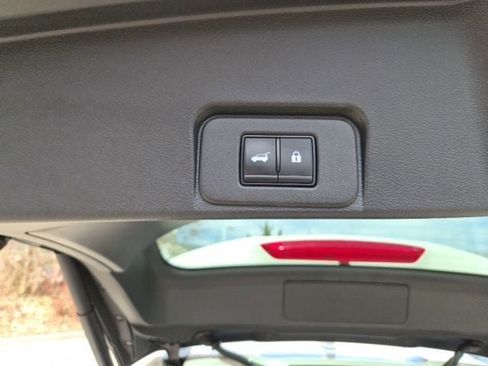 Used 2023 Nissan Rogue SV w/ SV Premium B Package image 10