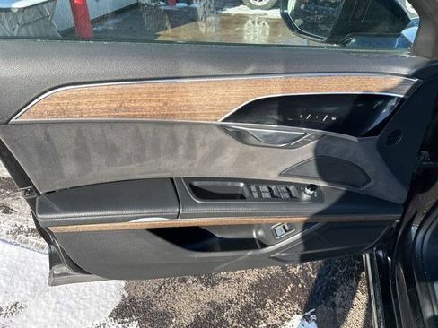 Used 2022 Audi A8 L 3.0T image 11