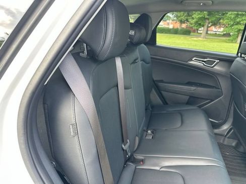 Certified 2026 Kia Sportage EX w/ EX Panoramic Sunroof Package AWD/4WD image 24