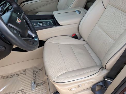 Used 2023 Cadillac Escalade ESV Premium Luxury w/ Performance Package image 10