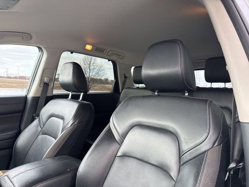 Used 2022 Nissan Pathfinder SL image 10