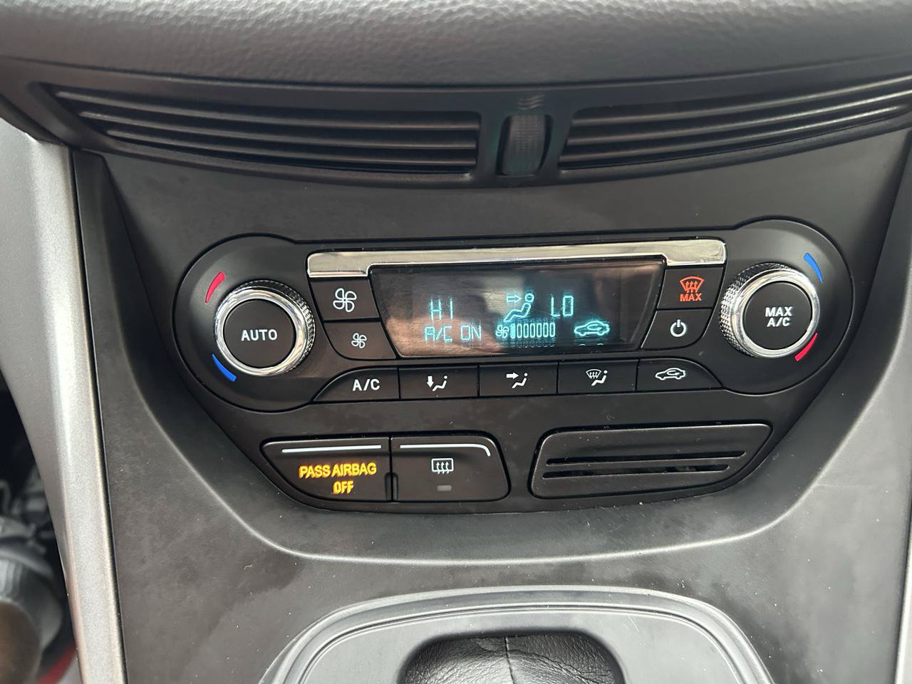 Used 2016 Ford Escape SE w/ Equipment Group 201A FWD image 26