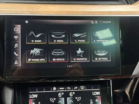 Used 2024 Audi Q8 e-tron Premium Plus w/ Premium Plus Package AWD/4WD image 24