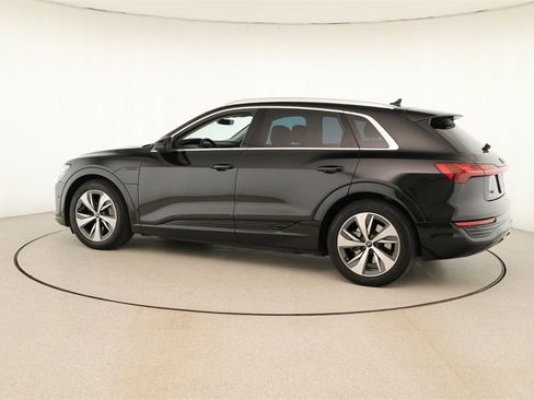 Certified 2024 Audi Q8 e-tron Premium Plus image 3