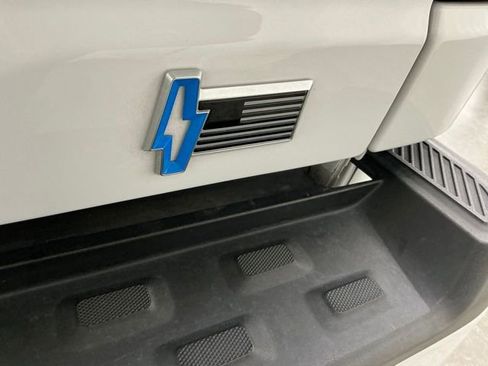 Used 2023 Ford F150 Lightning Lariat image 7