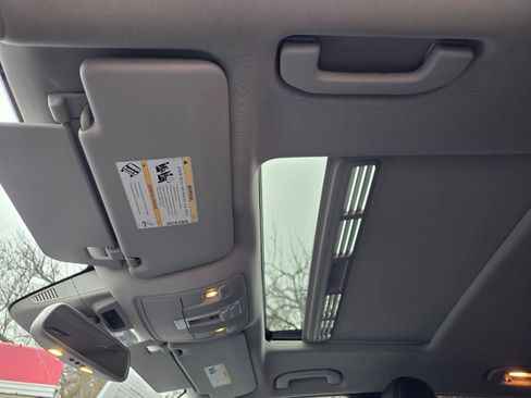 Used 2012 Mercedes-Benz ML 350 BlueTEC 4MATIC image 19