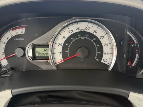 Used 2014 Toyota Sienna SE image 8