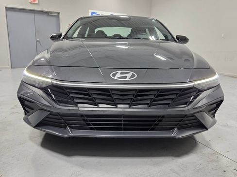 Certified 2025 Hyundai Elantra Sport FWD image 2