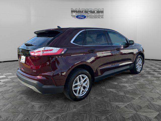 Certified 2024 Ford Edge SEL w/ Convenience Package AWD/4WD image 5