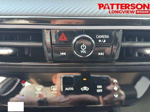 Used 2025 Nissan Kicks SR AWD/4WD image 8