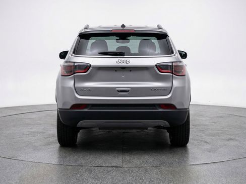 Used 2025 Jeep Compass Trailhawk image 7