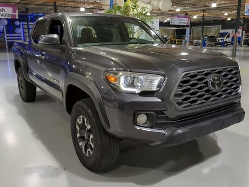 Used 2021 Toyota Tacoma TRD Off-Road AWD/4WD image 5