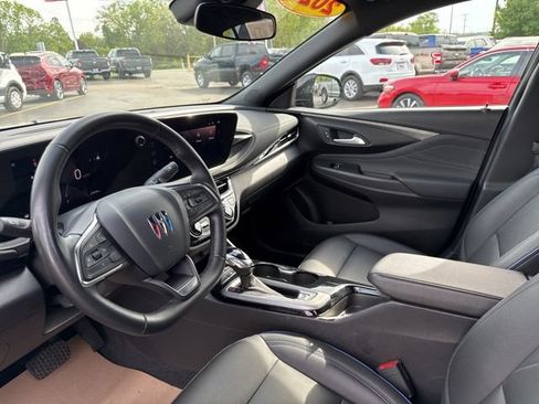 Used 2024 Buick Envista Sport Touring w/ Convenience II Package FWD image 10