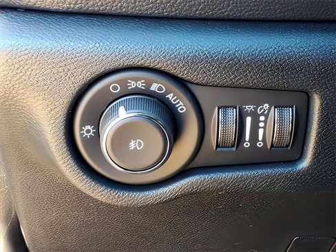 New 2026 Chrysler Pacifica Select image 17