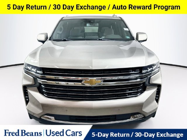 Used 2022 Chevrolet Suburban LT w/ Luxury Package AWD/4WD image 3