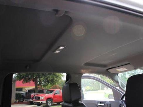 Used 2020 GMC Sierra 2500 SLT RWD image 25
