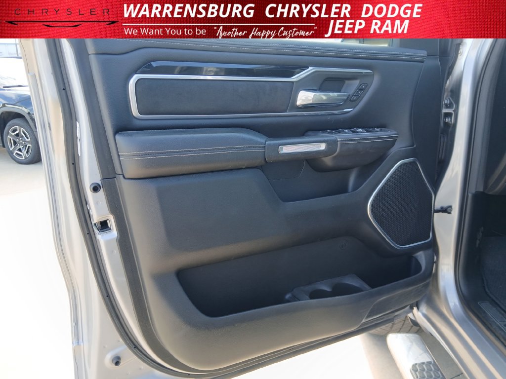 Used 2020 RAM 1500 Laramie w/ Sport Appearance Package AWD/4WD image 11