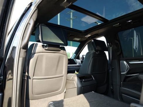 Used 2025 Cadillac Escalade V w/ LPO, Floor Liner Package image 37